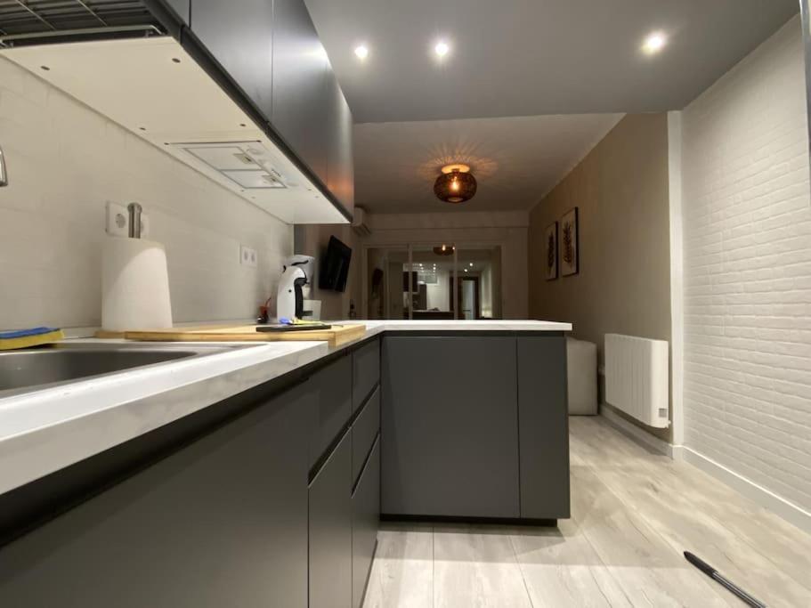 Casa Picaso Elegance, One Bedroom Center With Balcony By Namaste Elite Appartamento *